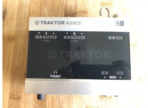 Native Instruments Traktor Audio 6 (97113)