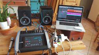 Behringer X18
