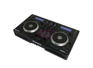 1499861708 Numark Mixdeck Express V2 DJ controller en speler  front left.JPG
