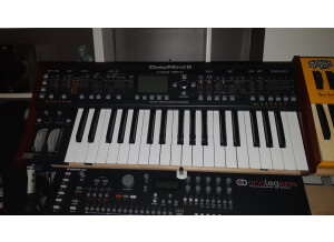 Behringer DeepMind 6 (46563)