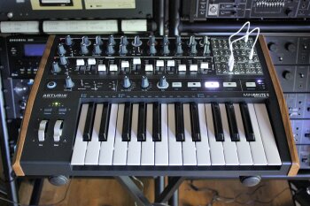 MiniBrute2 2tof 02.JPG MiniBrute2 2tof 02.JPG