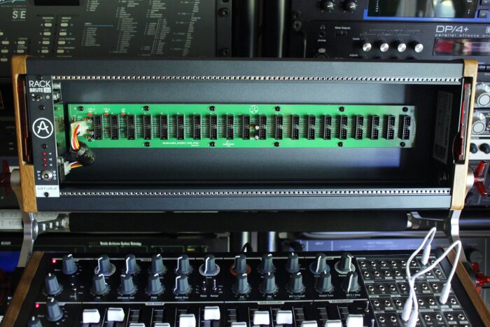 MiniBrute2 2tof 19.JPG MiniBrute2 2tof 19.JPG