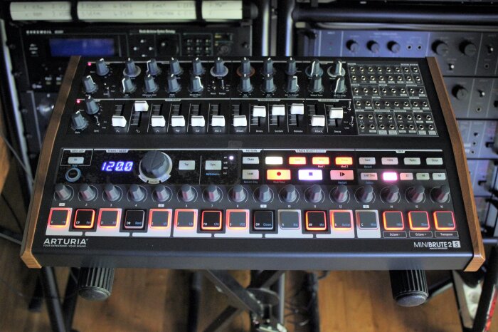 MiniBrute2S 2tof 02.JPG MiniBrute2S 2tof 02.JPG