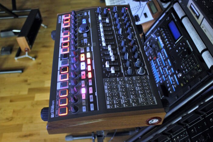 MiniBrute2S 2tof 05.JPG MiniBrute2S 2tof 05.JPG