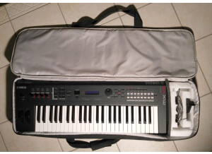 Yamaha MX49 (24935)