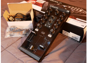 Native Instruments Traktor Kontrol Z1 (72153)