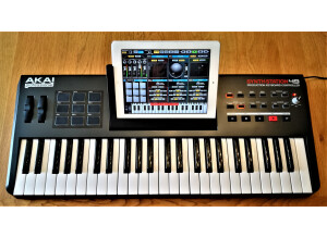 Akai + iPad + Synthstation  19