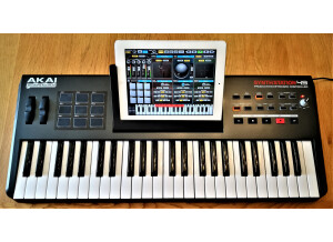 Akai + iPad + Synthstation  21