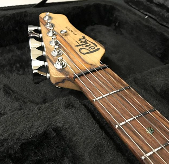Porter Guitars Khrosis : Screen Shot 2018 04 20 at 3.15.52 PM