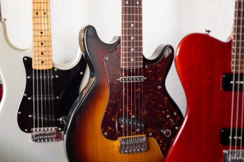 Porter Guitars Khrosis : hangingOut Porter Guitars Khrosis : hangingOut