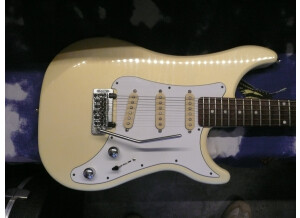 Fender Deluxe 85 (88340)