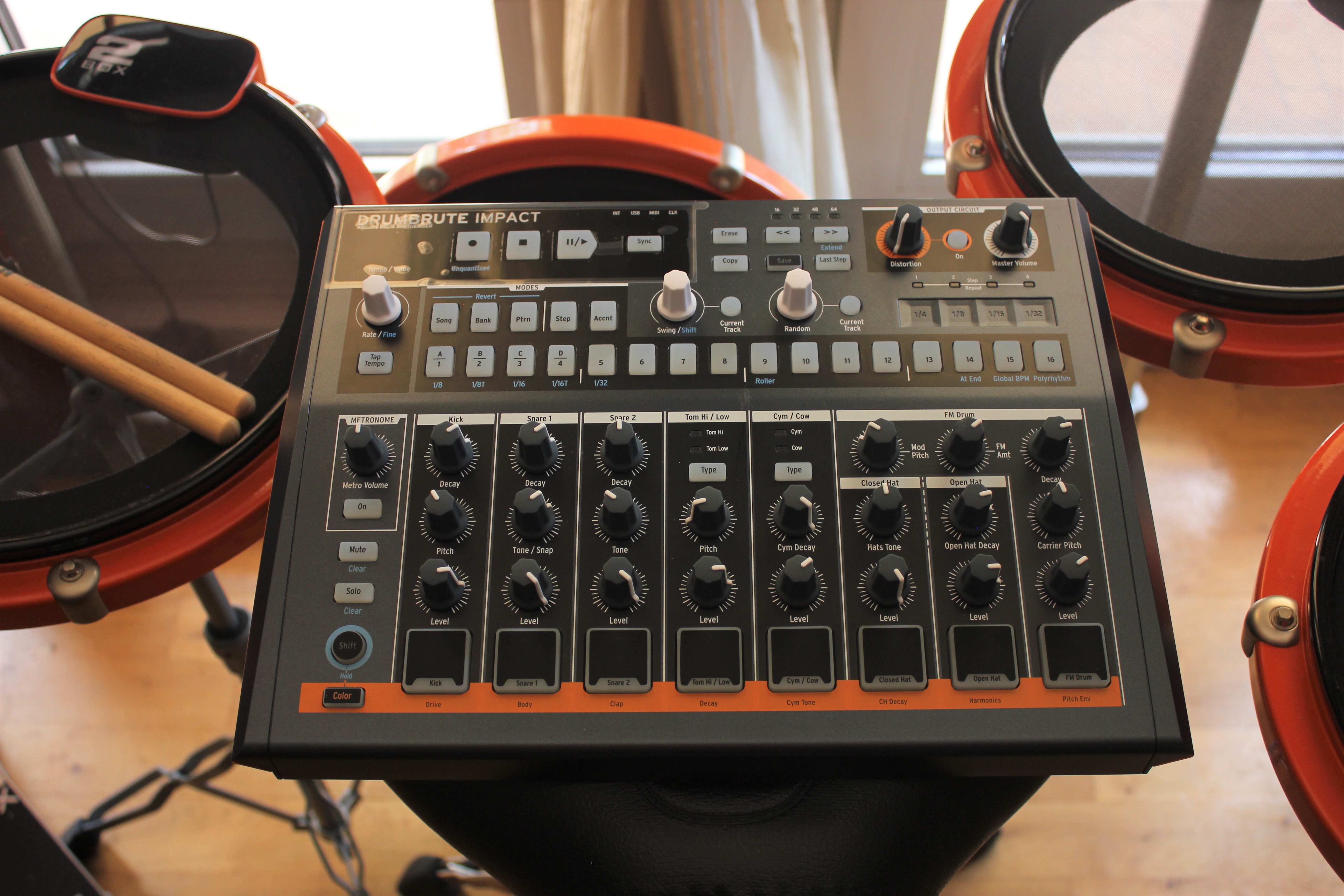 Arturia DrumBrute Impact : DrumBrute Impact 2tof 02a.JPG