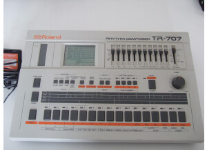 Roland TR-707 (79288)