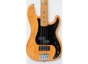 Fender Precision 1977 Custom 03