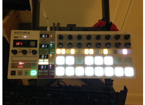 Arturia BeatStep Pro (84365)