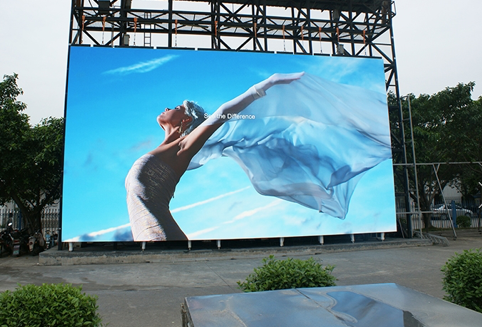 Ecran LED 13m2 à 35m2 / intérieur/extérieur