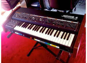 Roland Jupiter-4 (86000)