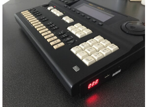 Yamaha QY300 (30452)