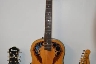 Ovation Celebrity Deluxe CC265