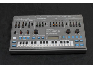 Roland MC-202 (45213)