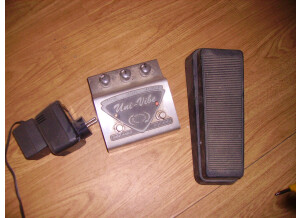 Dunlop UV-1 Uni-Vibe Rotating Speaker Effect