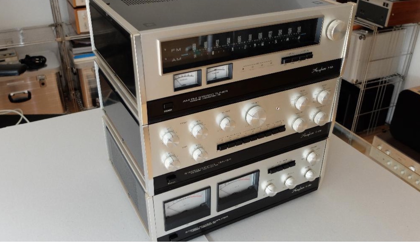 Accuphase P300