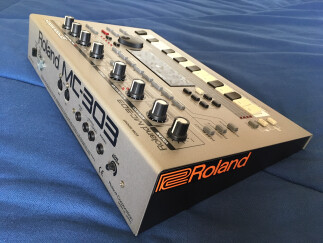 Roland MC-303
