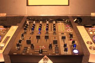 Behringer DJX750