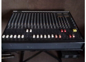 Soundcraft 200SR 16/4/4/2