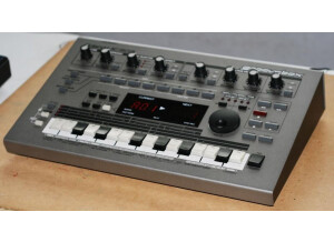 Roland MC-303 (49474)