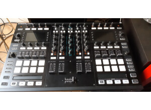 Native Instruments Traktor Kontrol S8 (88624)