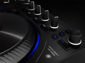 Native Instruments Traktor Kontrol S4 mk3 : TRAKTOR KONTROL S4 MK3 top Native Instruments Traktor Kontrol S4 mk3 : TRAKTOR KONTROL S4 MK3 top