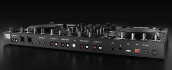 Native Instruments Traktor Kontrol S4 mk3 : TRAKTOR KONTROL S4 MK3 back Native Instruments Traktor Kontrol S4 mk3 : TRAKTOR KONTROL S4 MK3 back