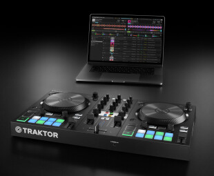 Native Instruments Traktor Kontrol S2 mk3 : TRAKTOR KONTROL S2 MK3 setup laptop Native Instruments Traktor Kontrol S2 mk3 : TRAKTOR KONTROL S2 MK3 setup laptop