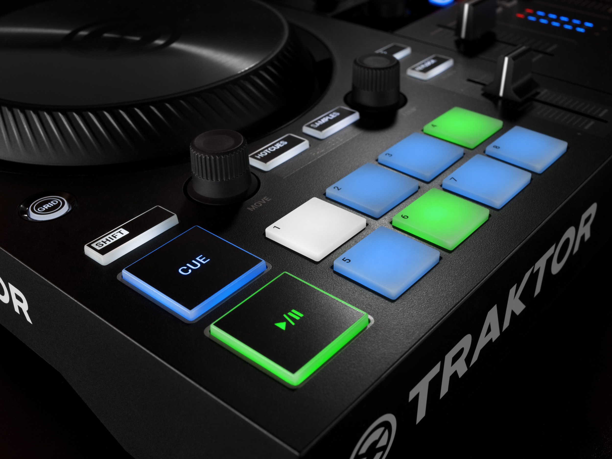 Native Instruments Traktor Kontrol S2 mk3 : TRAKTOR KONTROL S2 MK3 pads 2