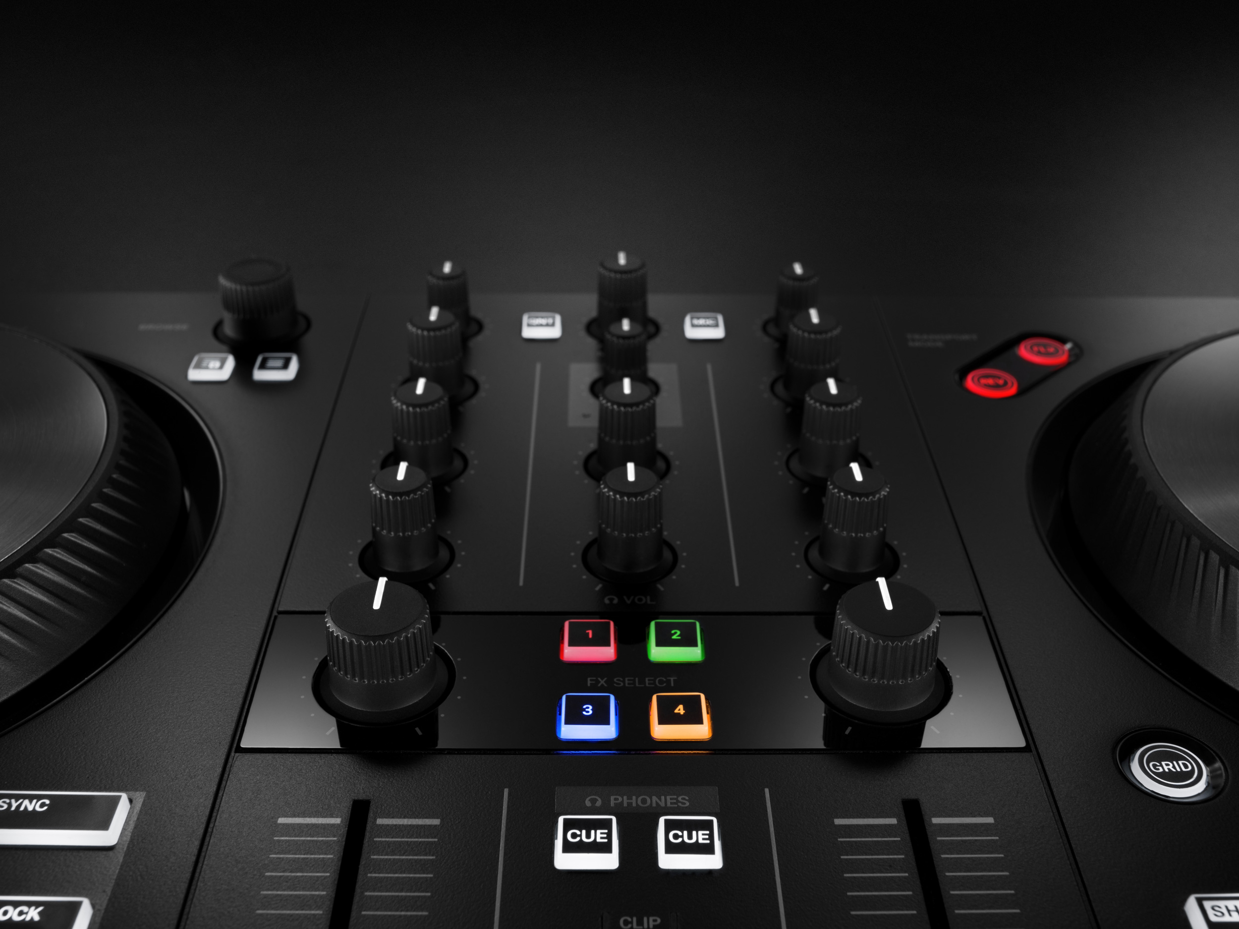 Native Instruments Traktor Kontrol S2 mk3 : TRAKTOR KONTROL S2 MK3 mixer 2