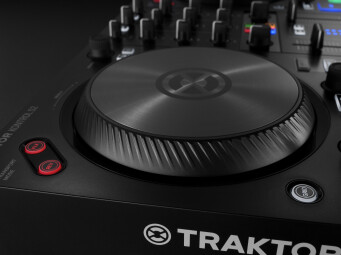 Native Instruments Traktor Kontrol S2 mk3 : TRAKTOR KONTROL S2 MK3 jog Native Instruments Traktor Kontrol S2 mk3 : TRAKTOR KONTROL S2 MK3 jog
