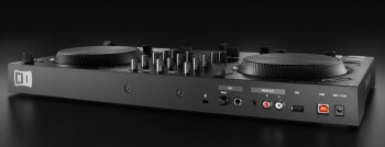 Native Instruments Traktor Kontrol S2 mk3 : TRAKTOR KONTROL S2 MK3 back Native Instruments Traktor Kontrol S2 mk3 : TRAKTOR KONTROL S2 MK3 back