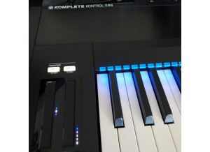 Native Instruments Komplete Kontrol S88 (74724)