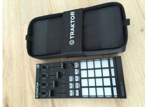 Traktor Kontrol F1 1