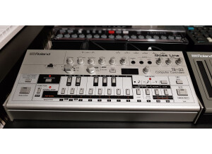 Roland TB-03 (33496)