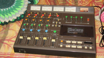 Tascam Portastudio 244