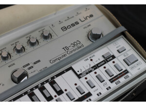 Roland TR-909 (17759)