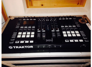 Native Instruments Traktor Kontrol S8 (83636)