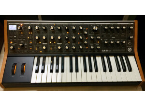 Moog Music SUB 37 (73976)