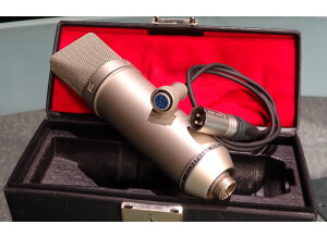 -2- Neumann-U397.JPG