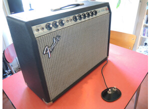 Fender Deluxe Reverb "Silverface" [1968-1982] (28199)