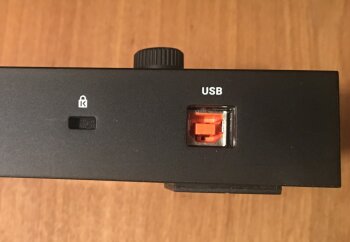 Native Instruments Maschine Mikro mk3 : arriere Native Instruments Maschine Mikro mk3 : arriere