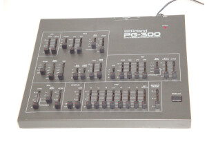 Roland PG-300 (35949)
