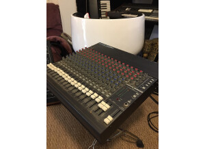 Mackie CR1604 (2048)
